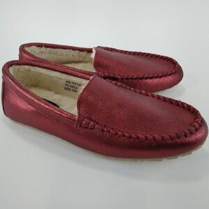 Clarks Faux Fur Lined Metallic Red Leather Moccasin Slippers A389221 Size 9M